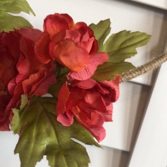 Delicate Pinkish Red Feminine Flower Leaf Floral Decor Twine Tweed Hoop Wreath - Picture 5 of 6